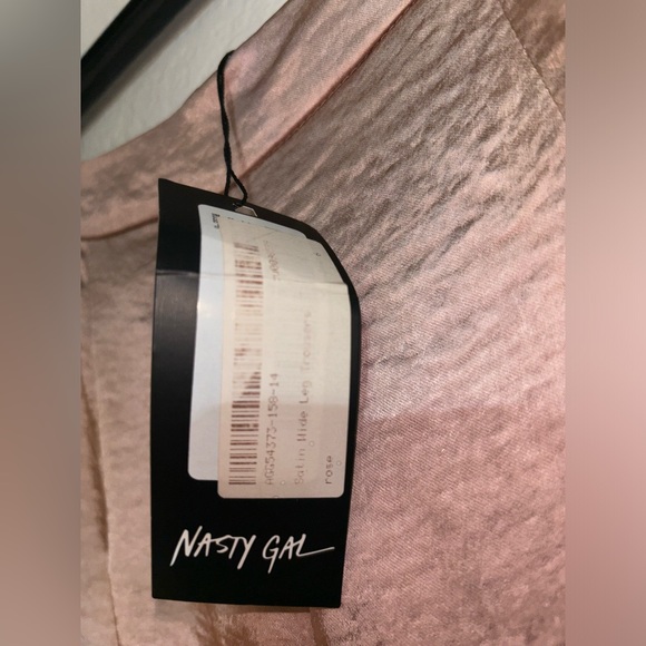 Nasty Gal light pink rose~ satin trousers/pants, brand new with tags, size 2 - Picture 6 of 6